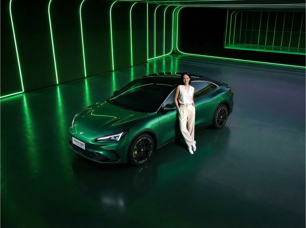 全新阿尔法S5上市补贴价9.98万起 “AI高性能宽体轿跑”