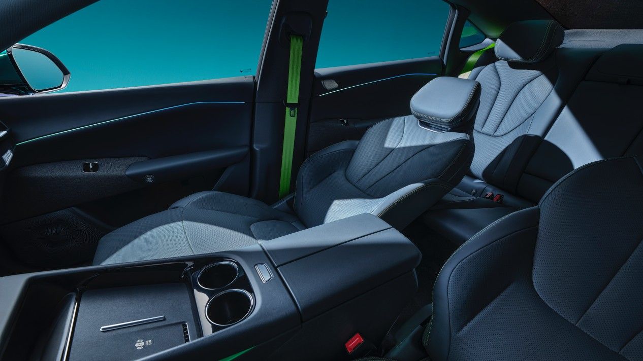 全新阿尔法S5上市补贴价9.98万起 “AI高性能宽体轿跑”