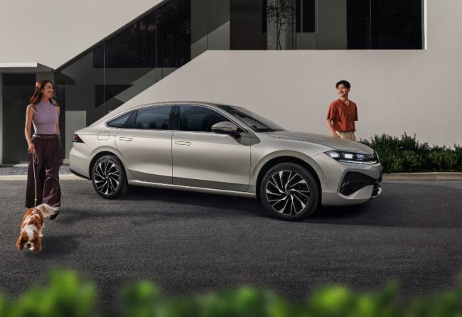 10万左右通勤车推荐︱家庭用车选速腾L还是朗逸？