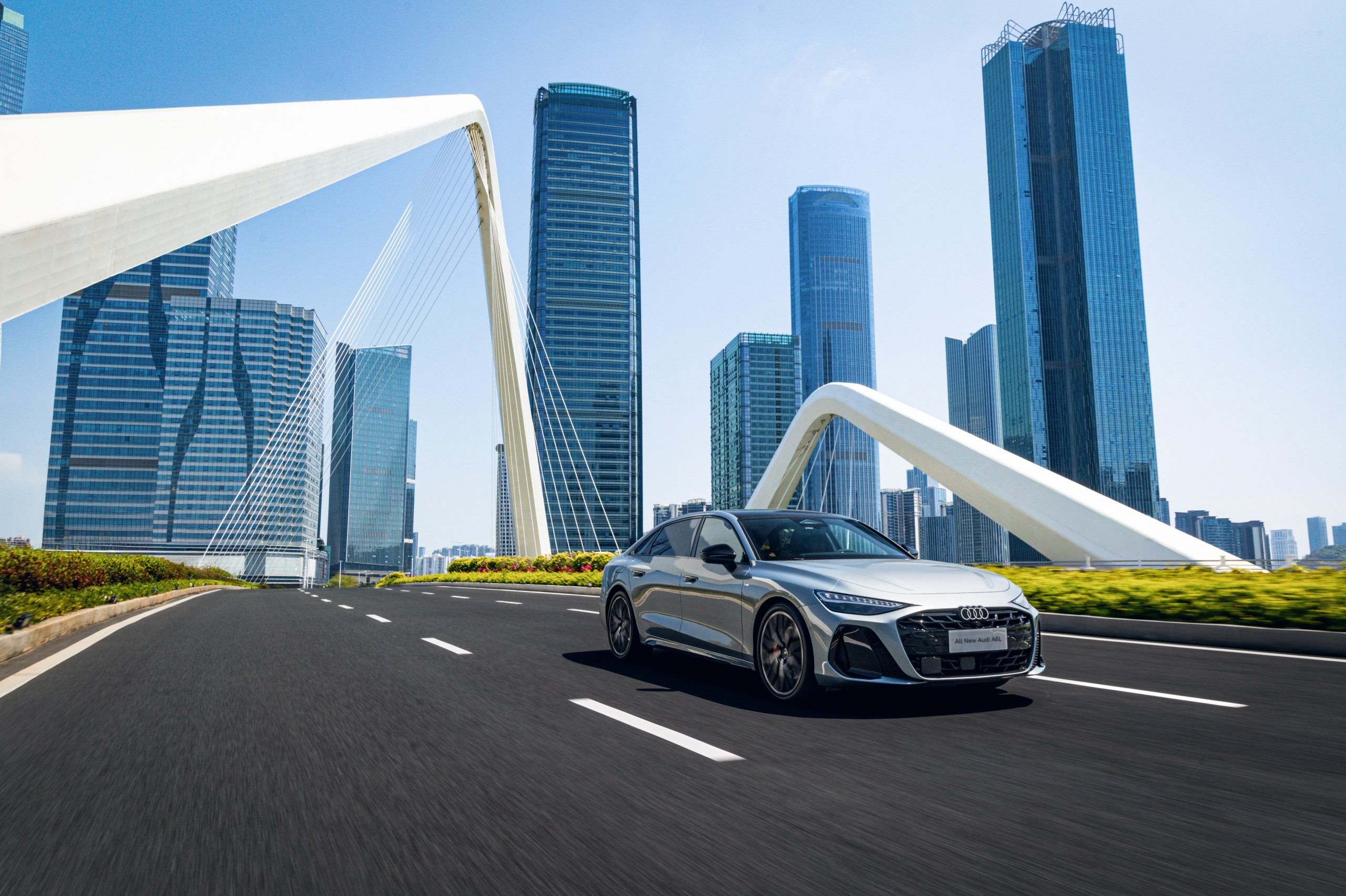 全新奥迪A6L上市售32.29万起，A6L e-tron同步开启预售