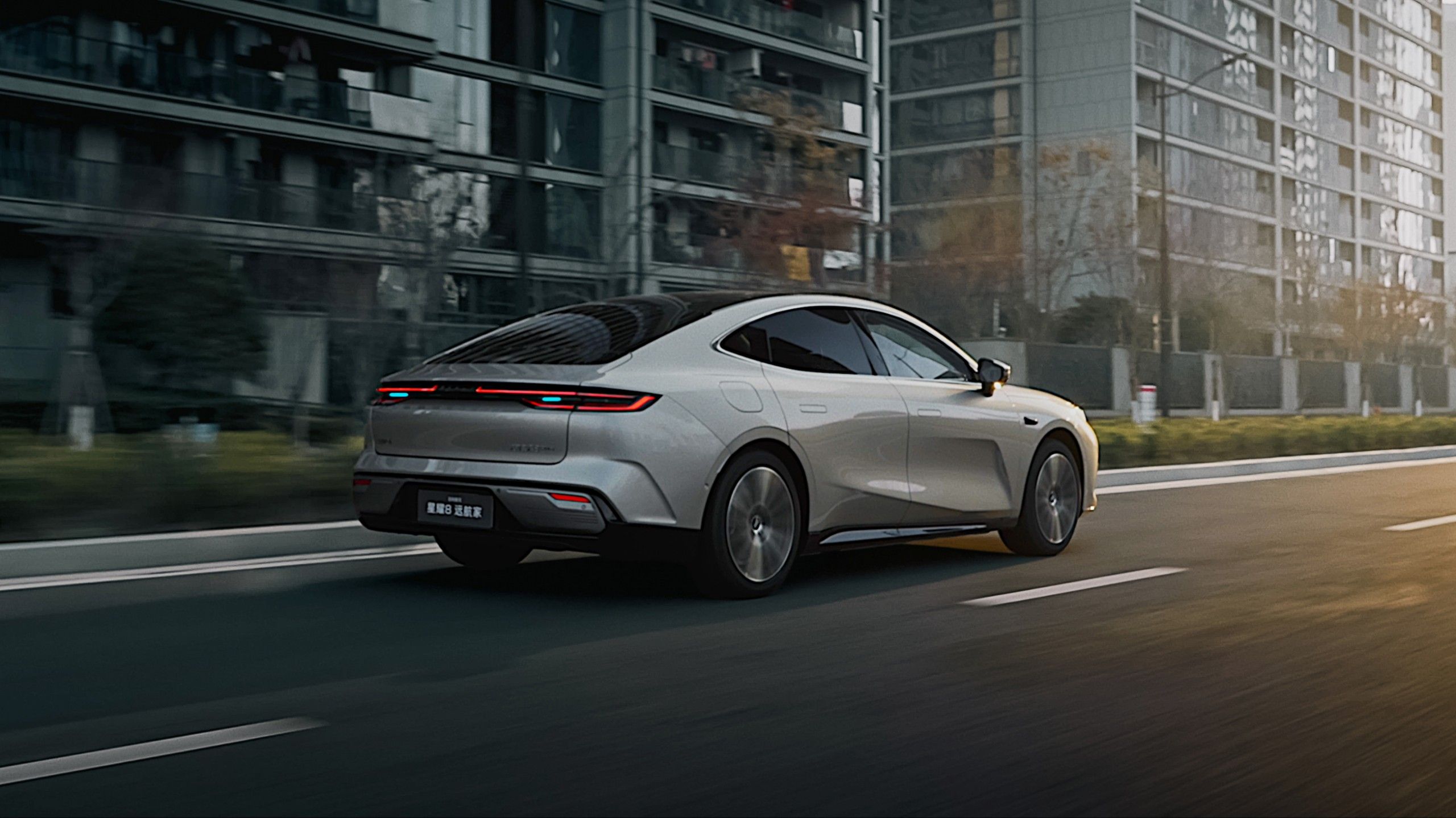 吉利银河星耀8远航家上市,限时先享价12.58万-14.88万元