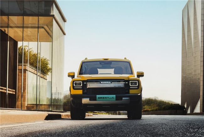 晶钻黄首曝!哈弗猛龙PLUS用一道光,重新定义“棱角美学”