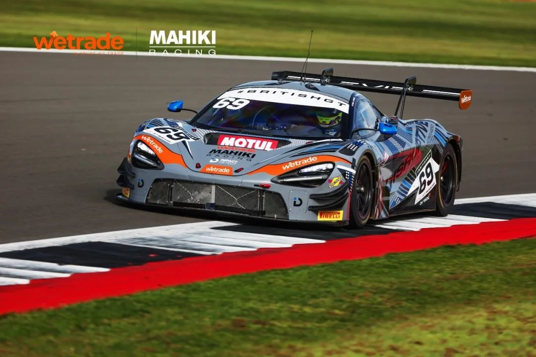 WeTrade 携手Mahiki Racing车队，征战英国银石大奖赛