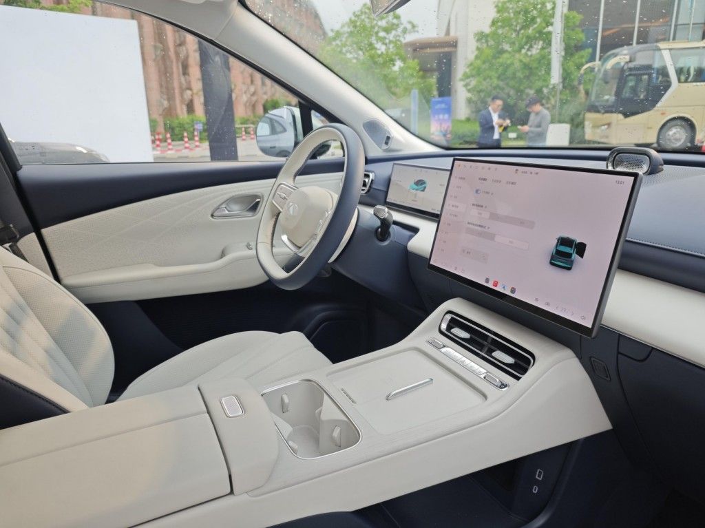 12.99万起！风云T9L大五座SUV定位很精准