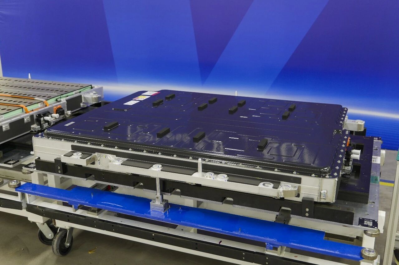 蜂巢能源堡垒2.0下线，以工程化实力再塑行业新标杆