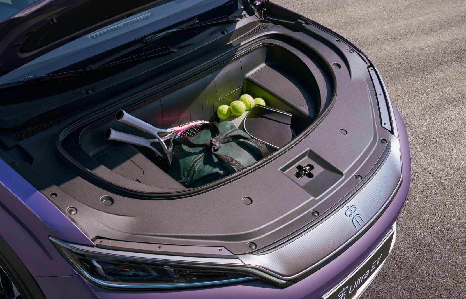 9 分钟闪充 + 710km 续航！比亚迪宋 Ultra EV北京上市震撼全场