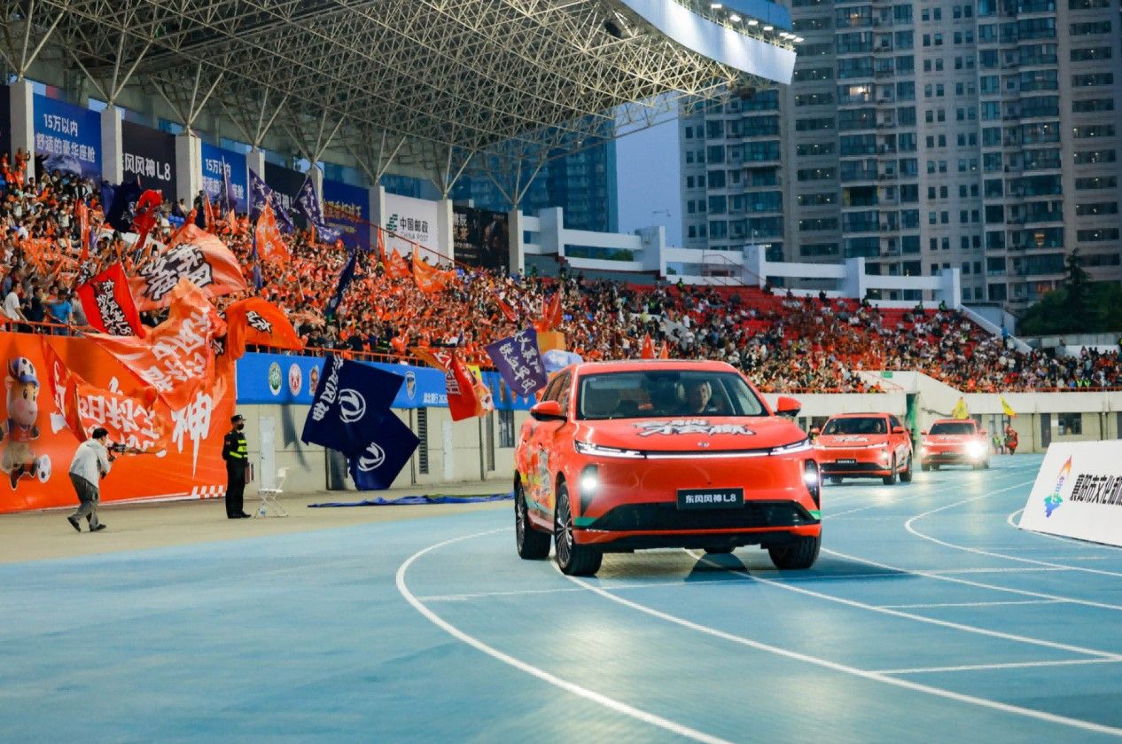 唐国强都接梗了！东风风神×楚超的“封神”操作有多野？