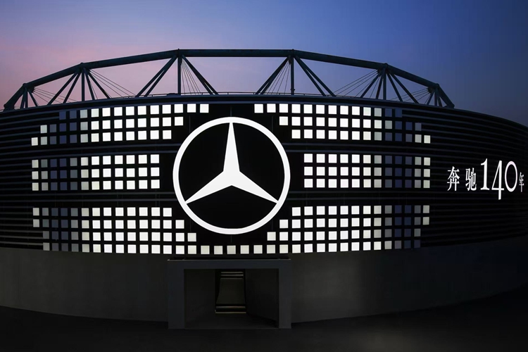 全新奔驰纯电GLC SUV 新一代奔驰S级轿车等亮相2026奔驰品牌日