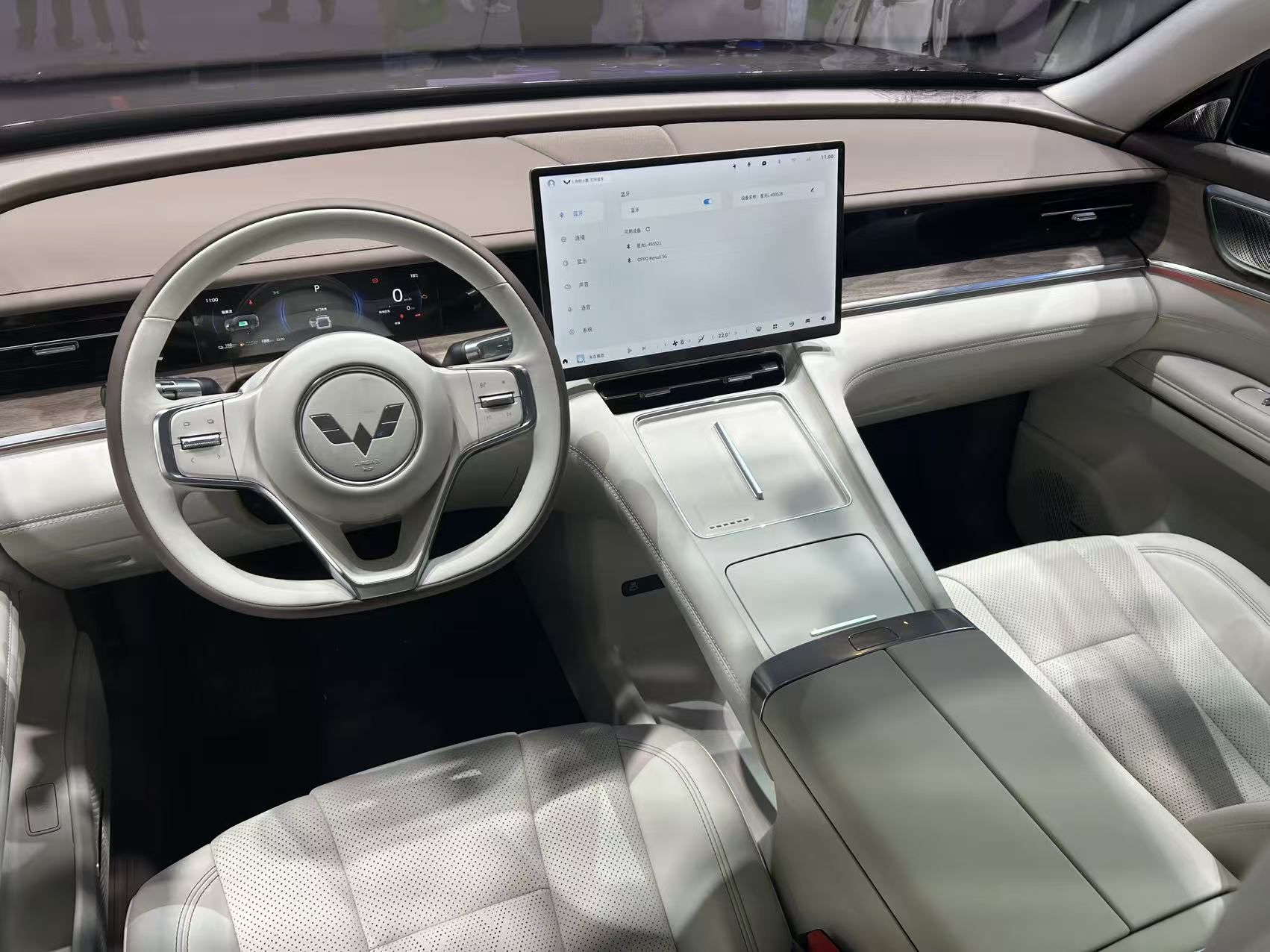 2026北京车展：五菱星光L亮相，定位长续航大六座SUV