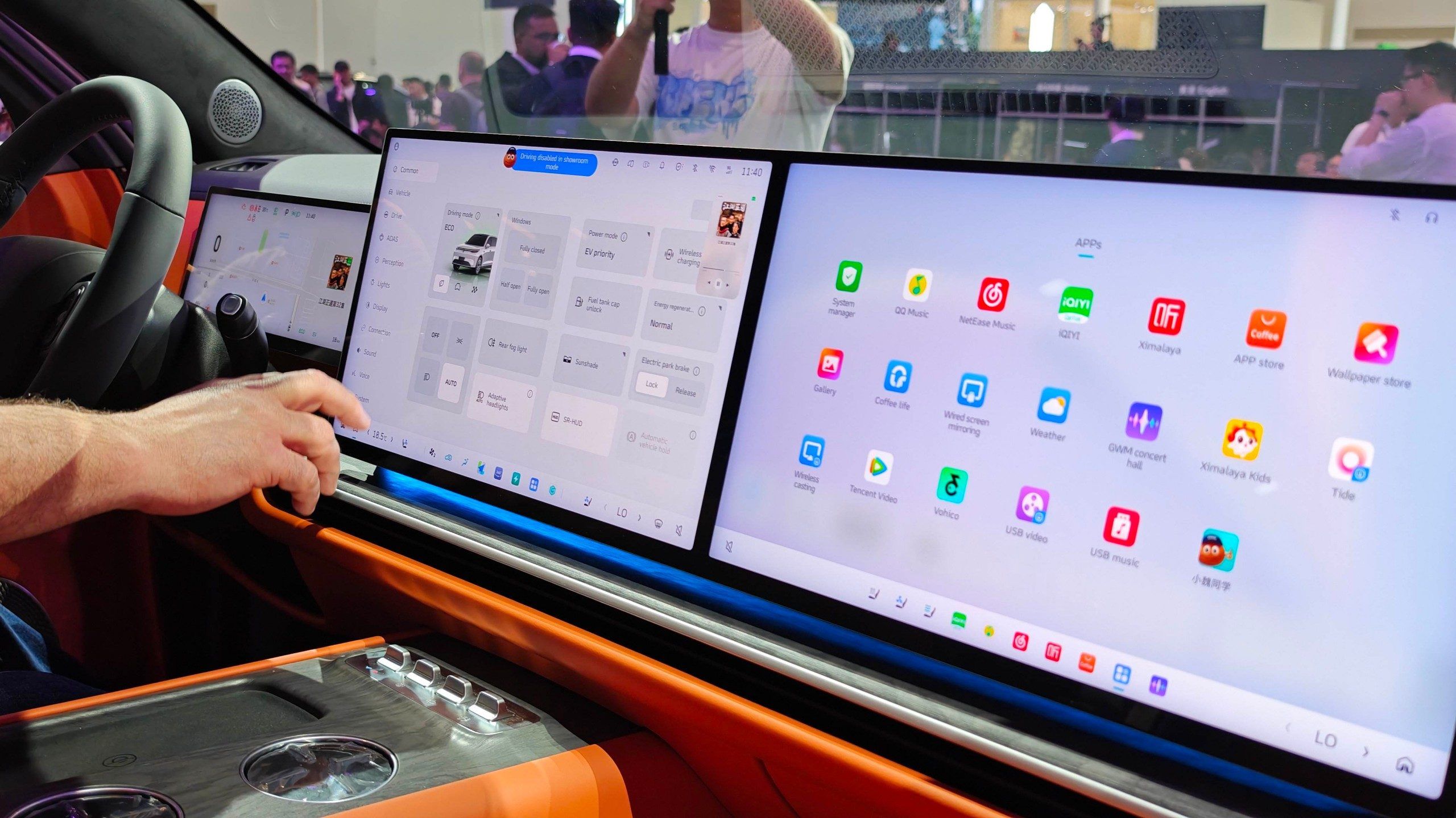 2026北京车展：魏牌V9X亮相，预售37.18万起