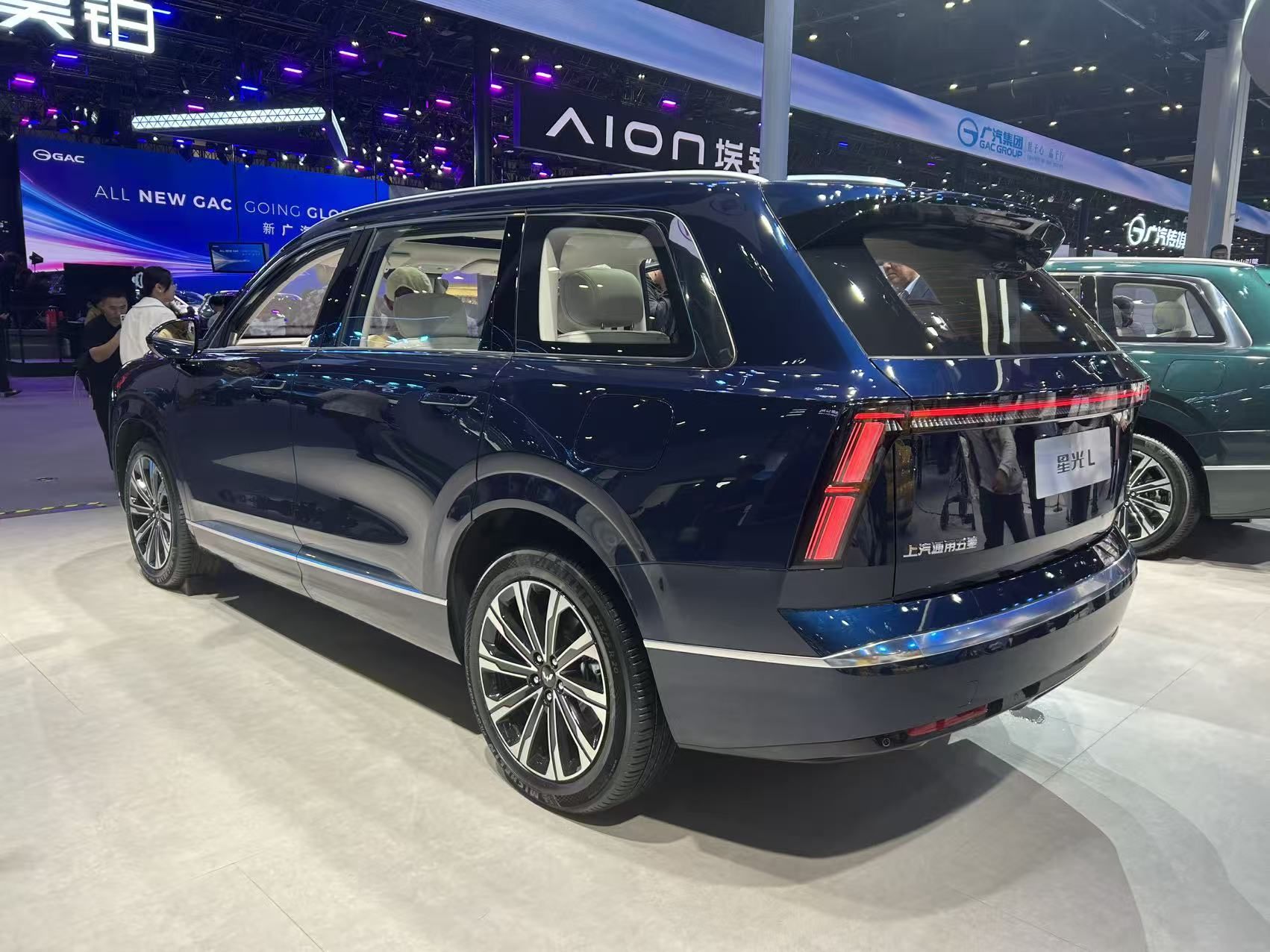 2026北京车展：五菱星光L亮相，定位长续航大六座SUV