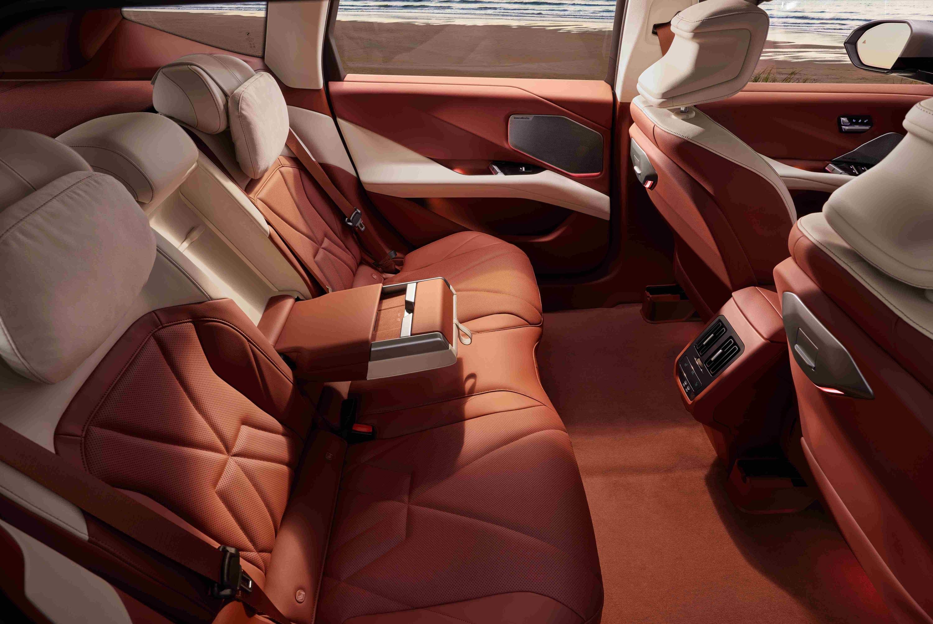 宝马集团携16款首秀车型亮相2026北京车展