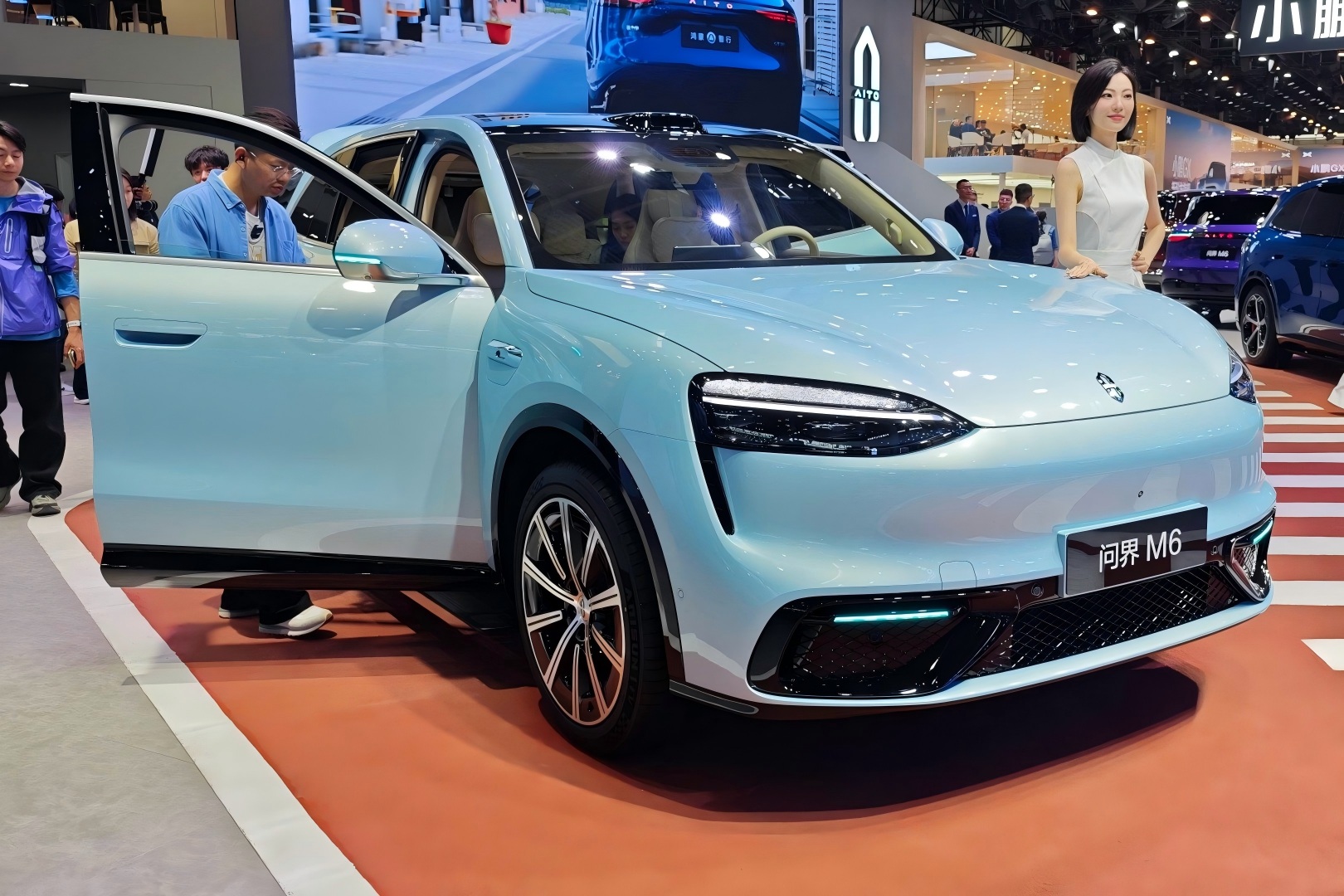 2026北京车展：问界M6亮相，上市售25.98万起