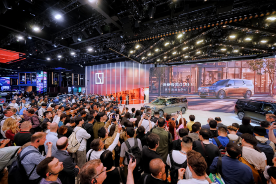 极氪豪华阵容引爆北京车展中国品牌取代豪华成为高端市场主导力量