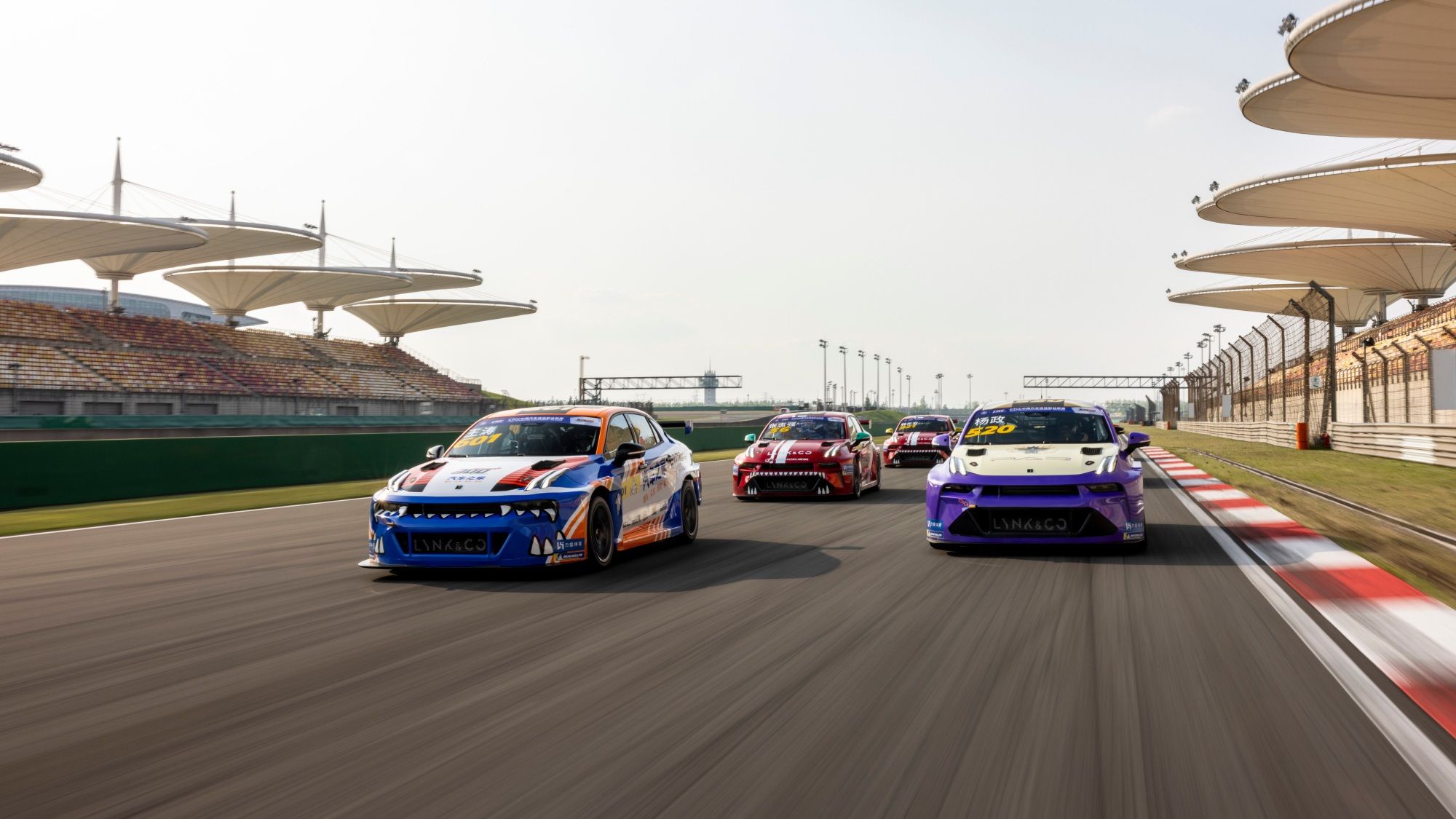 吉利汽车一季度营收破800亿元，核心归母净利润增31%