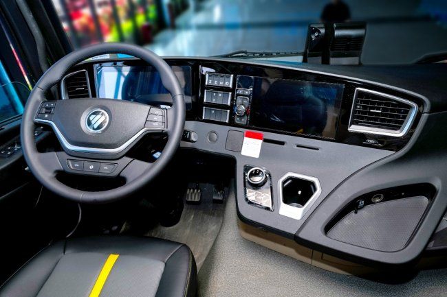 雙槍快充+多重防水，歐曼新能源西南版自卸車賦能工程基建