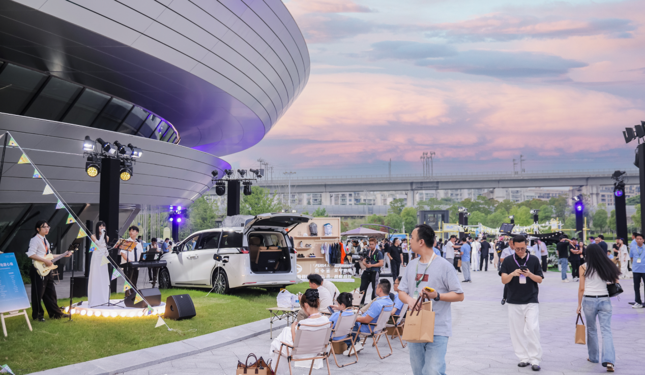 广汽传祺MPV双车焕新上市，18.98万元起