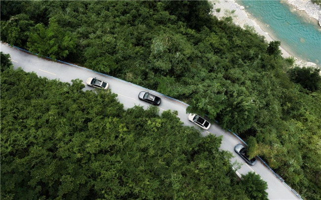 还担心电车续航、油车费油？ID.ERA 5S续航超2000km，给出更优解