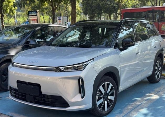 10-15 万后排乘坐宽松大空间纯电 SUV 推荐哪个？家用出行更舒适
