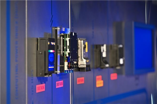 马瑞利携电子技术展品亮相国际摩联摩托车运动博物馆(图2)