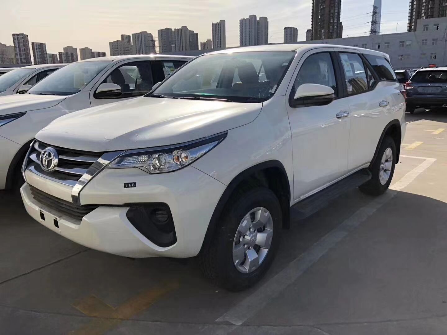 中东版20款穿越者sr5&nbsp五一清仓&nbsp26万起售