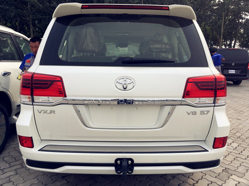 丰田酷路泽v8现车报价 唯有57真陆巡