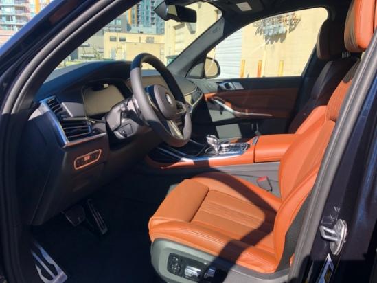 2019款宝马x7中大型suv旗舰车型豪华入港