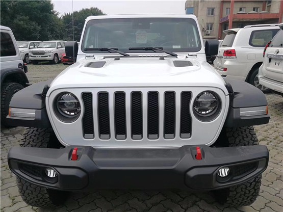 经典的硬派越野车19款jp牧马人报价