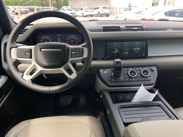 2020款路虎卫士现车震撼来袭奢华尽显