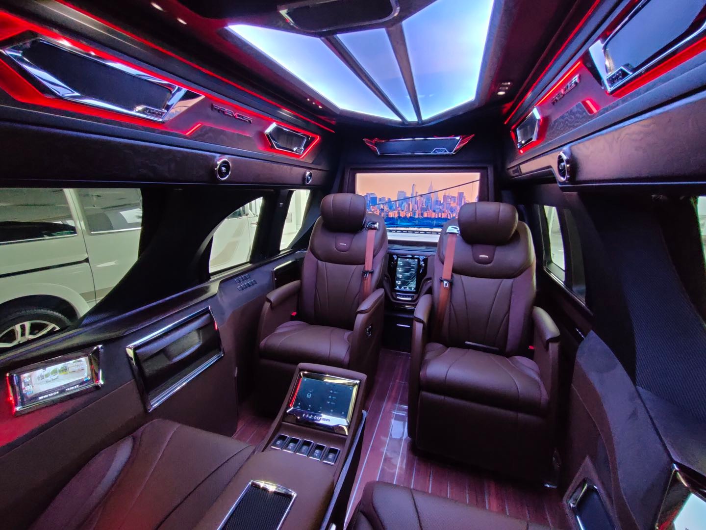 gmc商务之星gx777奢华内饰高顶车