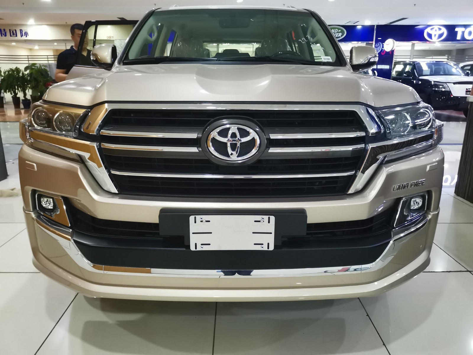 2020款丰田酷路泽4600gt无限越野优惠5万