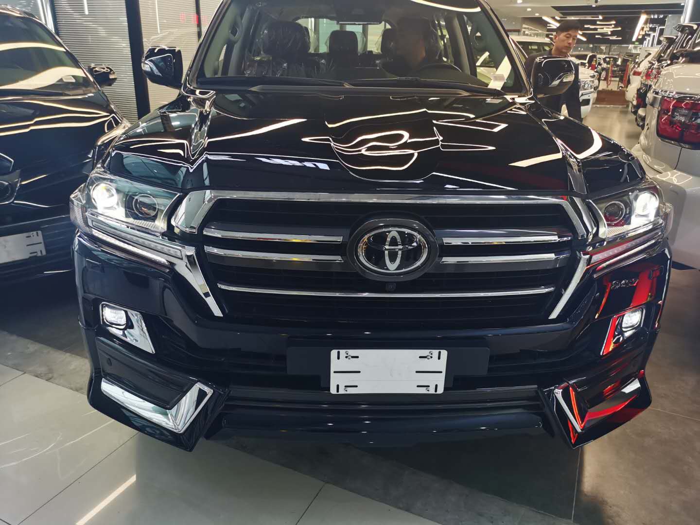 20款丰田酷路泽5700限量版顶配现车报价