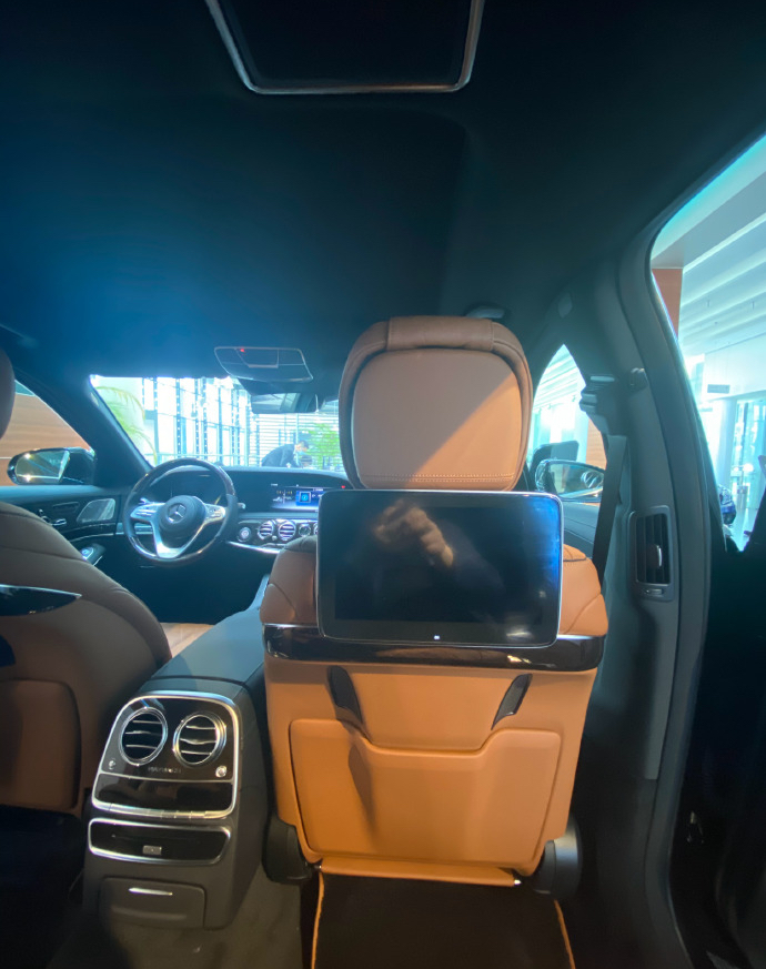 这次典藏版的迈巴赫提供的高级座椅,可以提供无与伦比的安睡空间,凭借