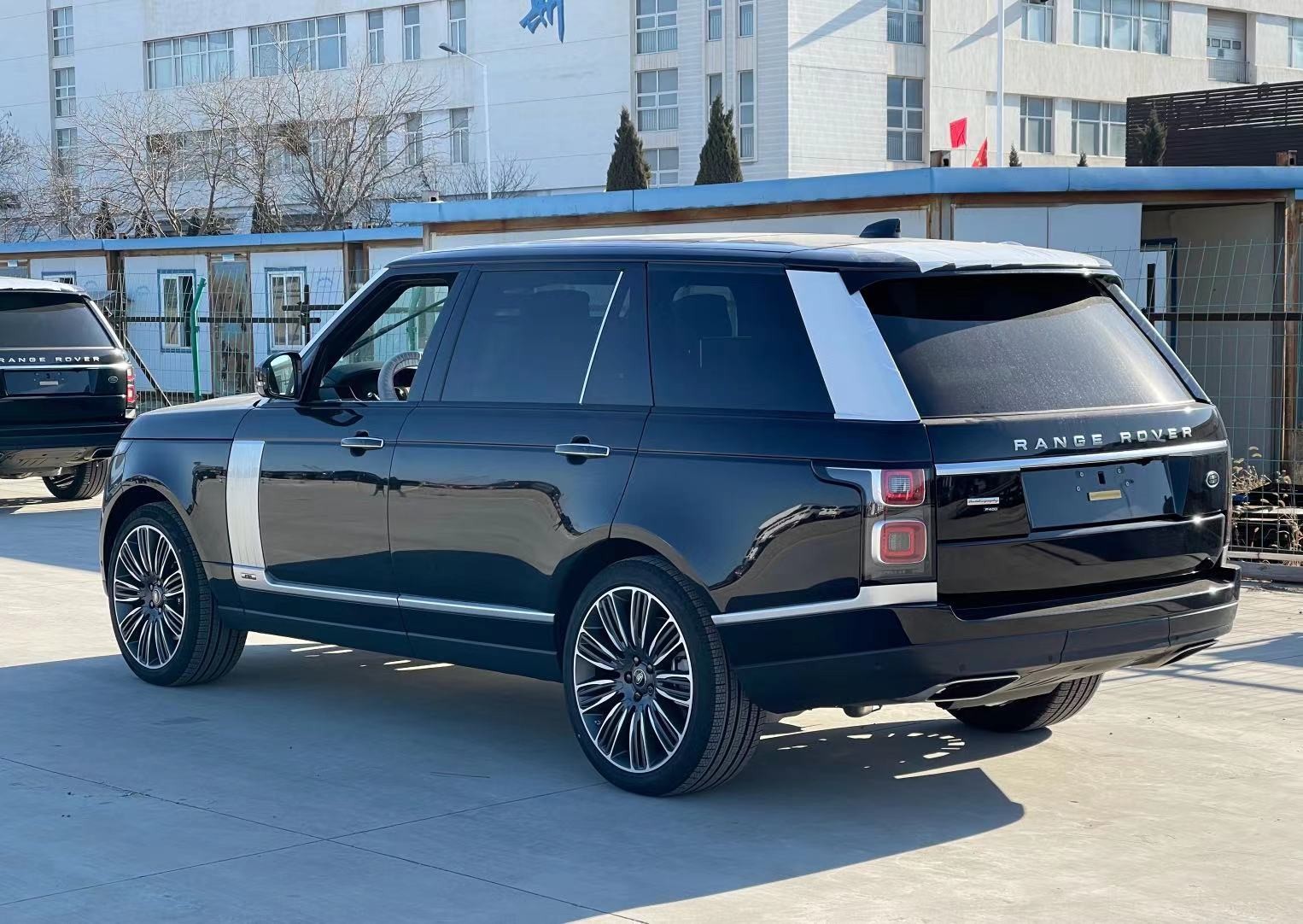 21款路虎揽胜创世加长国六现车160万起