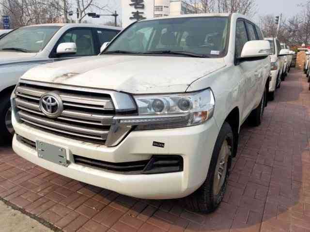 21款丰田酷路泽4000热销优惠多多可分期