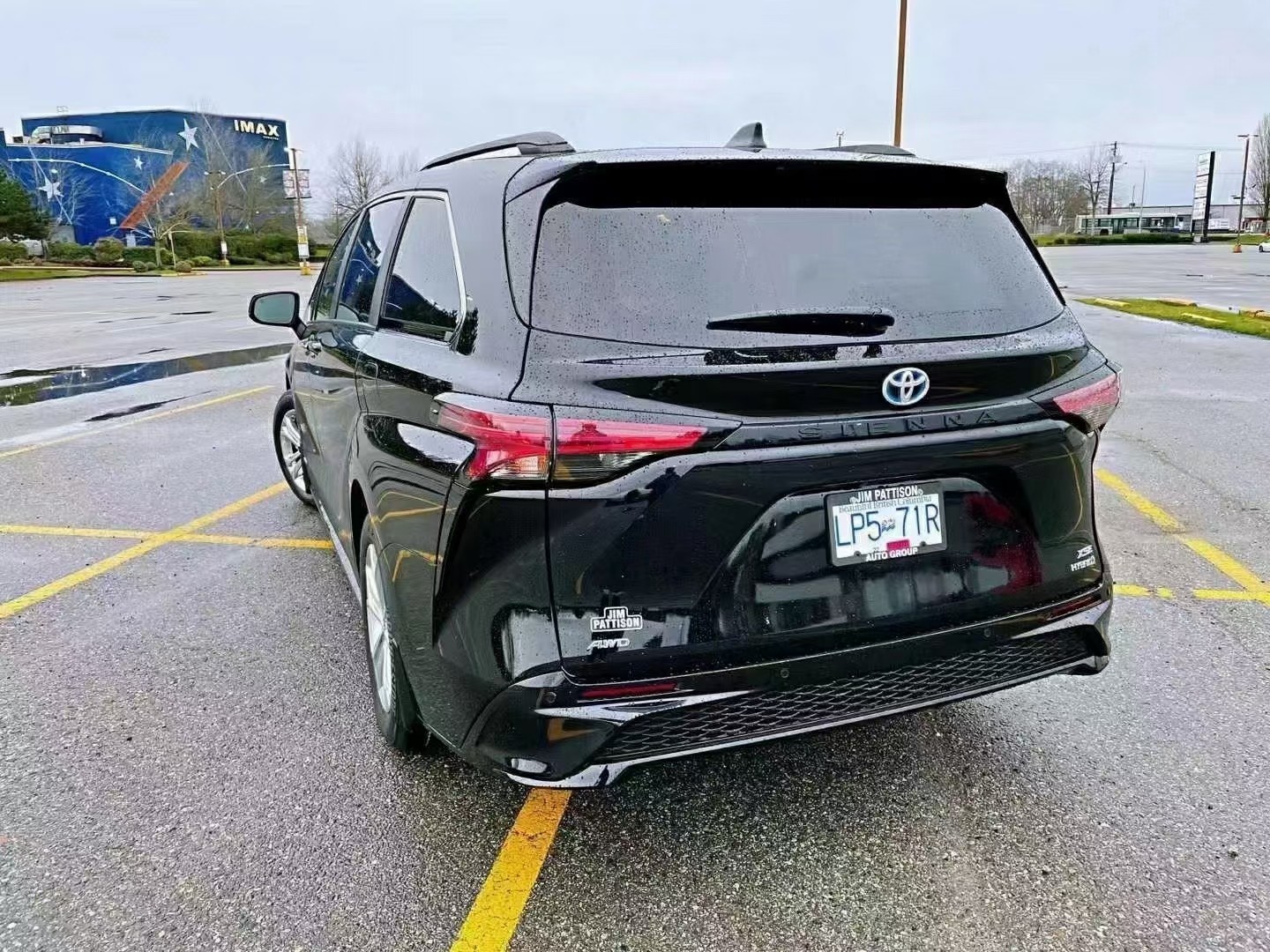 丰田塞纳25混动如何选择xse科技报价