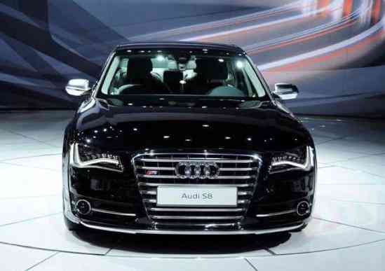 奥迪s840ltfsi双涡轮增压v8发动机现车