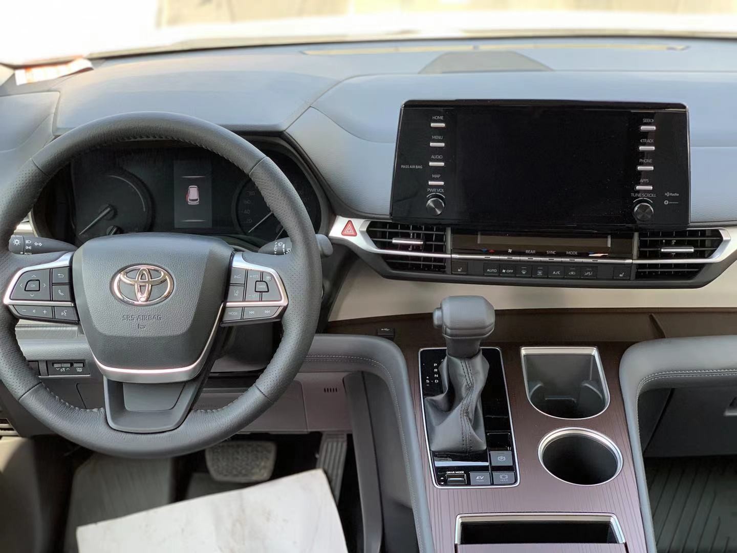 21款丰田塞纳国内现车全系优惠促销