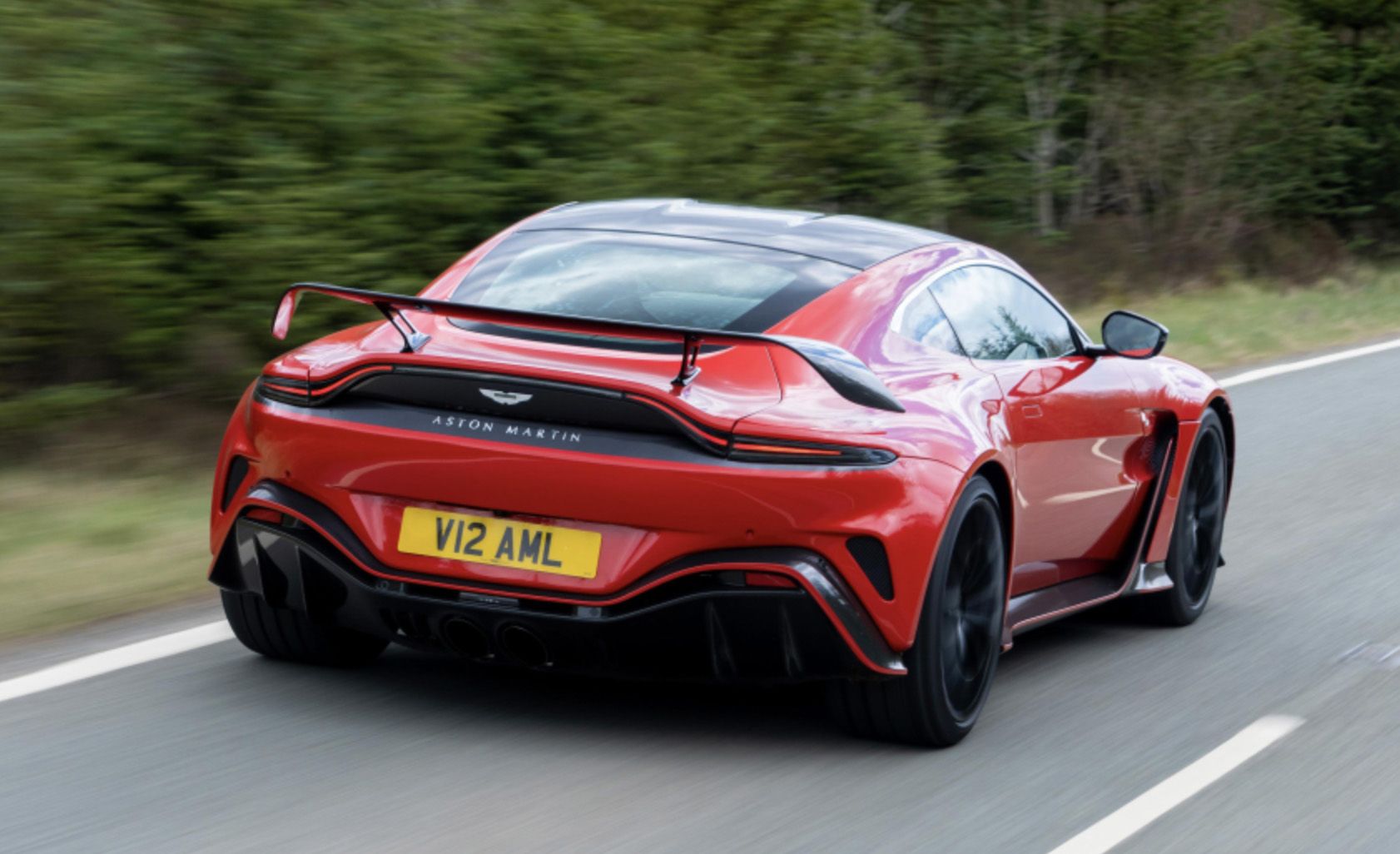 外观设计帅气拉风 阿斯顿·马丁v12 vantage古德伍德首发