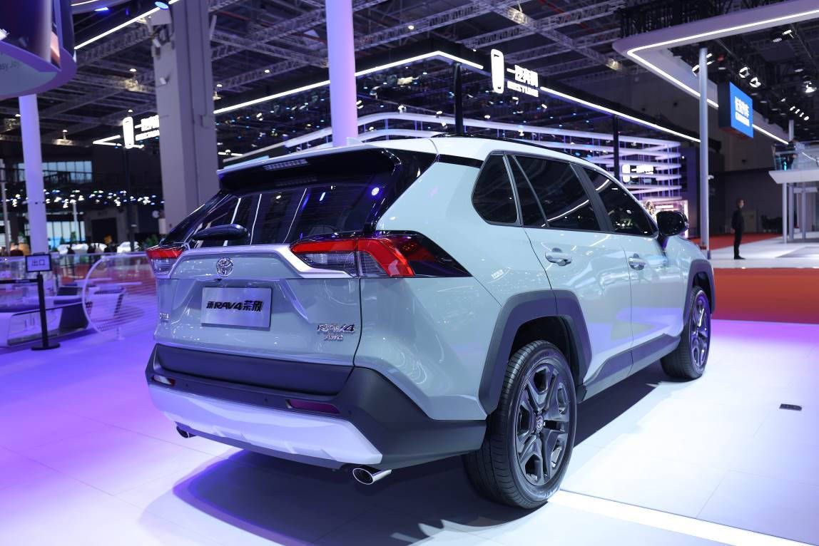一汽丰田新rav4荣放上海车展首秀 野性进化,越级新生