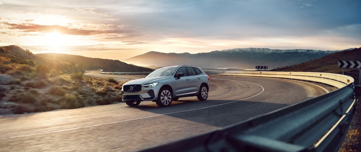 正文>凭借智能四驱与先进驾驶辅助,沃尔沃xc60游刃有余穿梭于越野路面