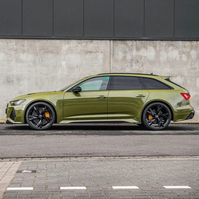 2023款奥迪rs6豪华感和运动感结合一体