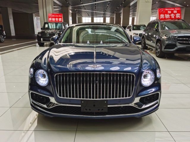 23款宾利飞驰油混版优惠20万现车颜色齐