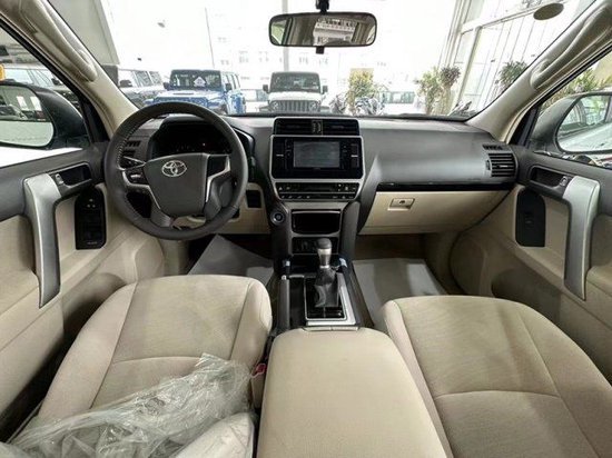 18934592345 刘总 同步微信内饰环境是2023丰田款普拉多4000最引人