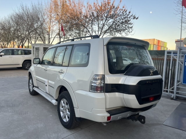 西安三菱帕杰罗v93高配版29万提车