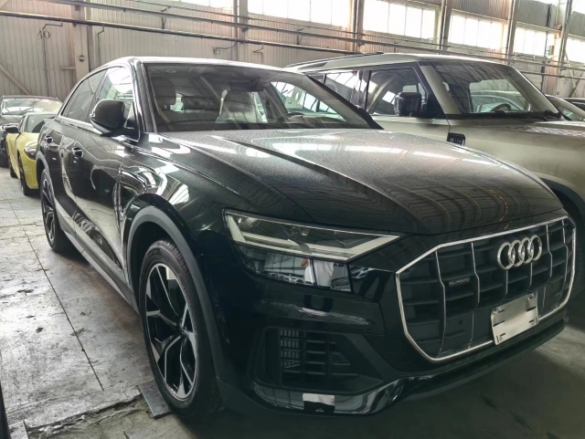 23款欧规奥迪q8现车手续齐实惠价格60万起