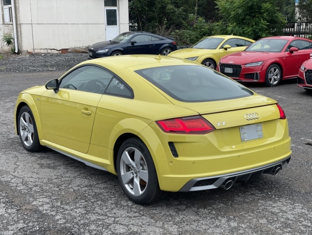 23款奥迪tt硬顶20t两门跑车30多万购车送豪礼