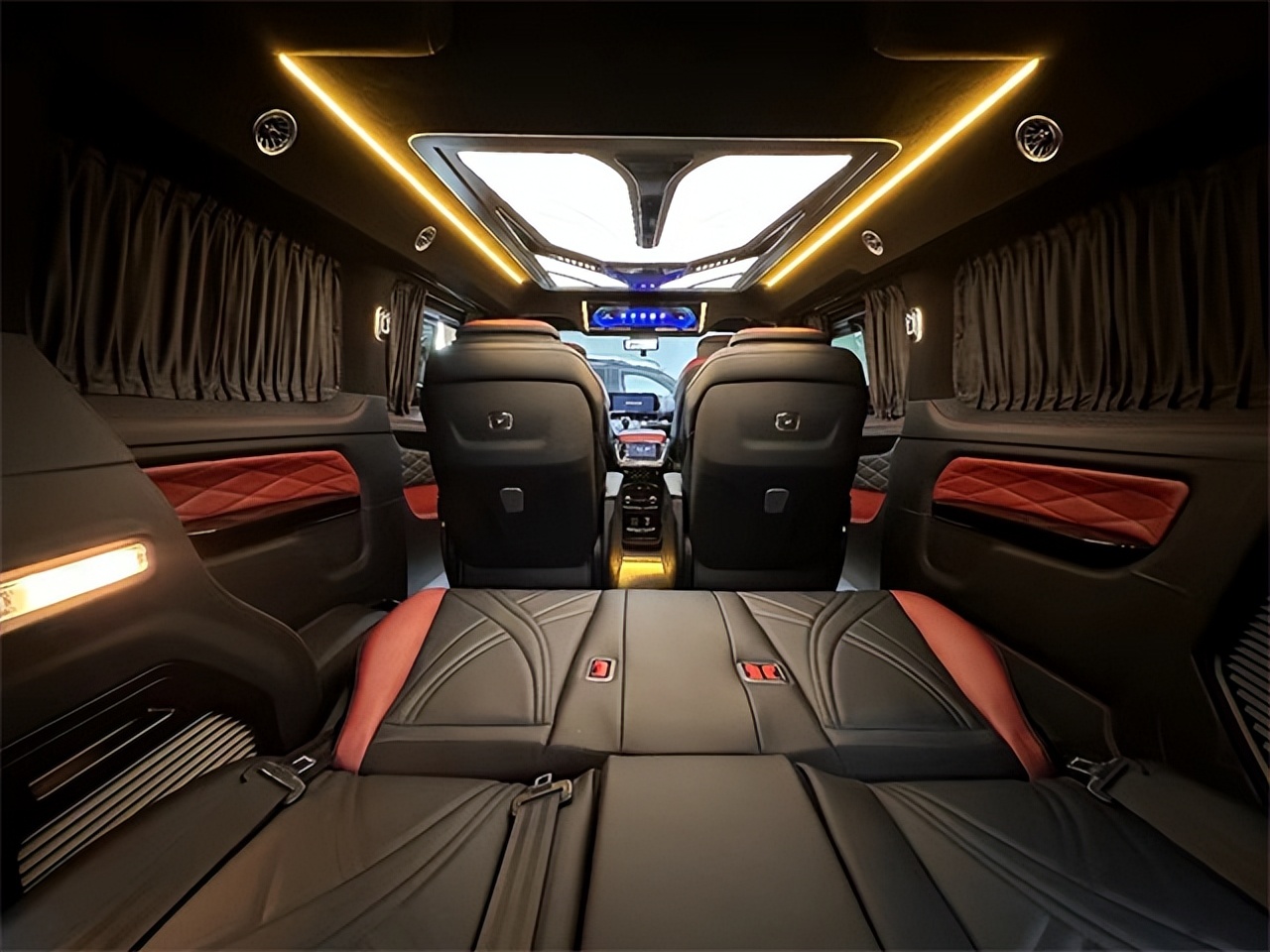 福特黑武士沃森威尔商务车7座mpv上海现车在售