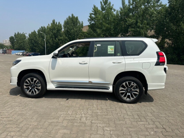 西安丰田霸道4000vxr23款顶配65万起