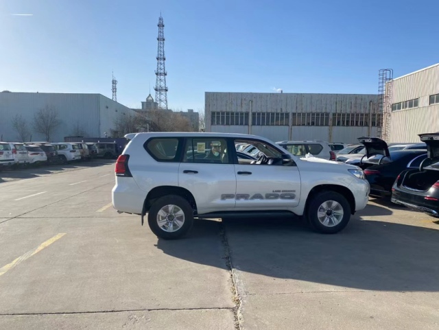 西安丰田霸道2700tx特价44万提车